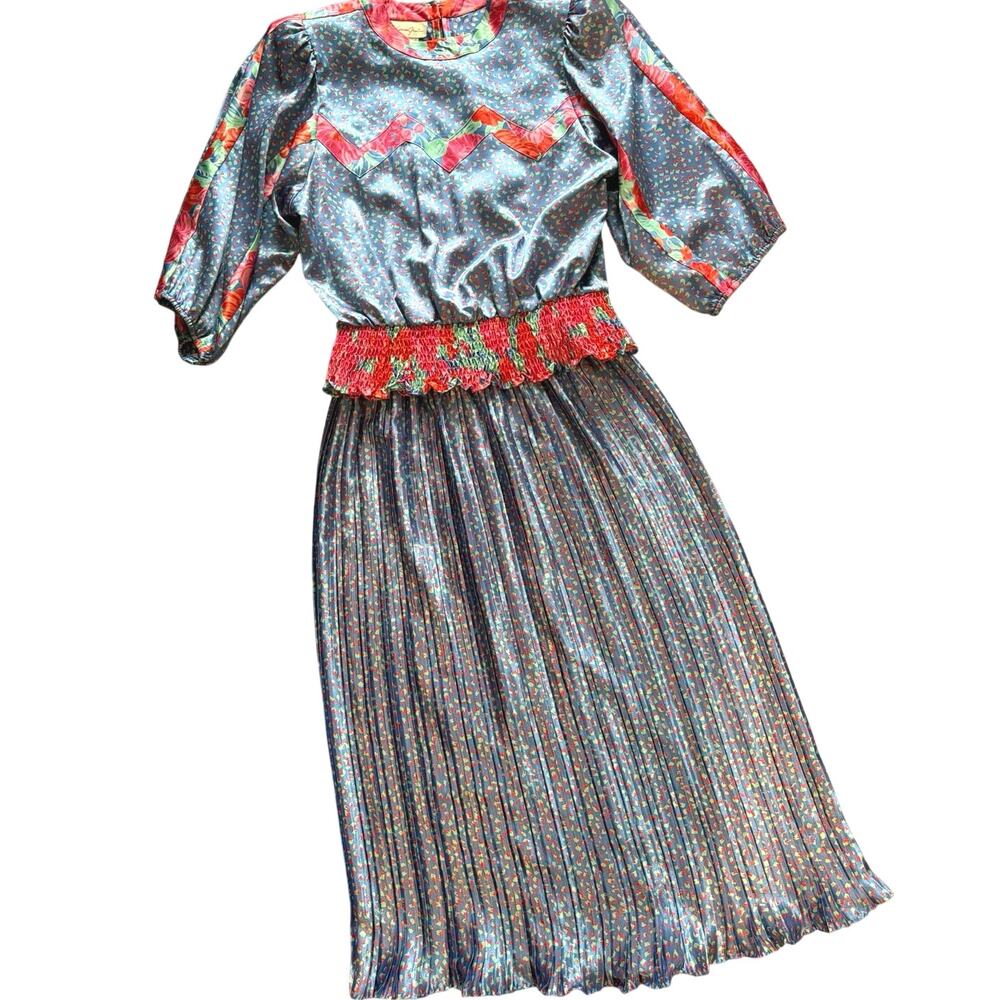 Vintage Susan Freis size medium skirt and top set